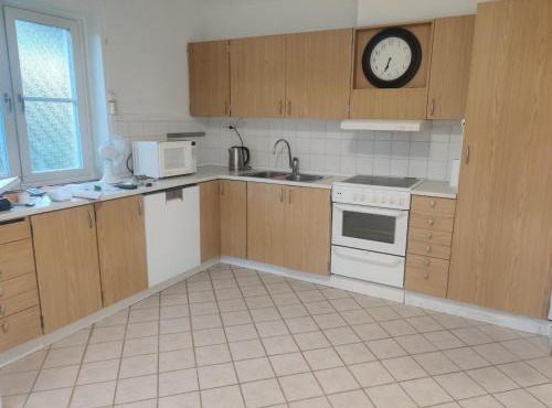 A whole house with 6 separate bedrooms in Norsjo