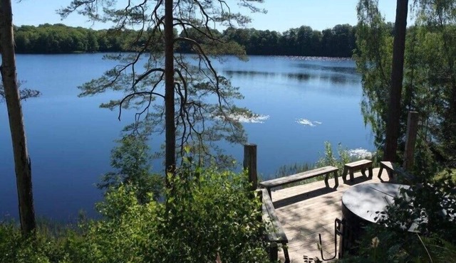 Accommodations with a view of the lake! in Vittsjö