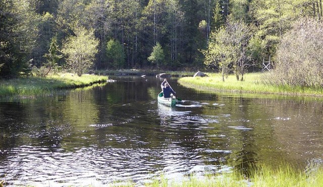 Adventure and relaxation in Västergötland by boat and canoe in Håcksvik