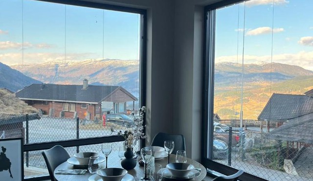 Affordable Luxury Apartment - River Views - Resort
