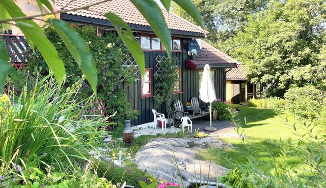 All-season cabin with fjord view in Mandal