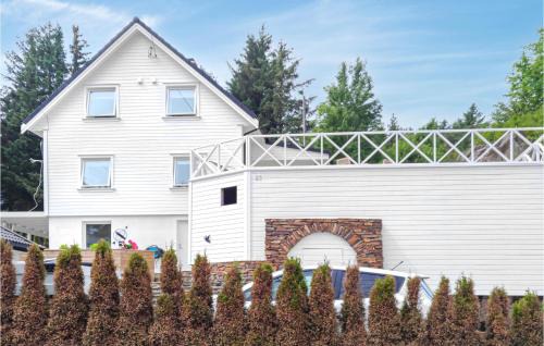 Amazing Apartment In Fjell With Wifi