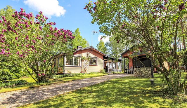 Amazing home in älmhult with kitchen