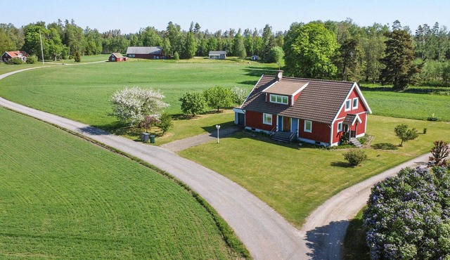 Amazing home in Bolmsö with sauna