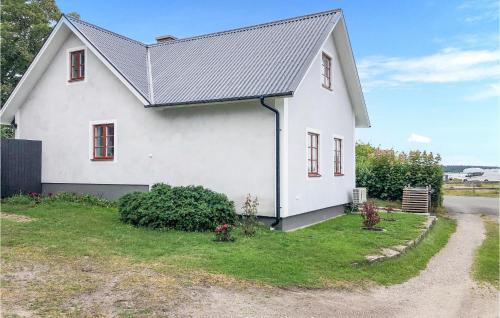 Amazing Home In Fjälkinge With Wifi