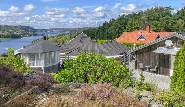 Amazing Home In Henån With Wifi