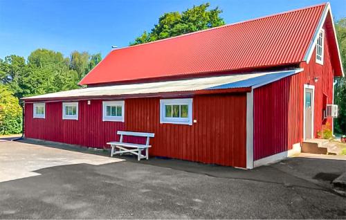 Amazing Home In Holmsjö