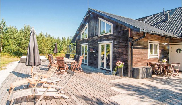 Amazing Home In Lärbro With Kitchen
