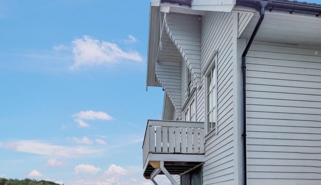 Amazing home in Stolmen with WiFi