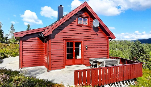 Amazing home in Tjørhom with sauna in Tjørhom