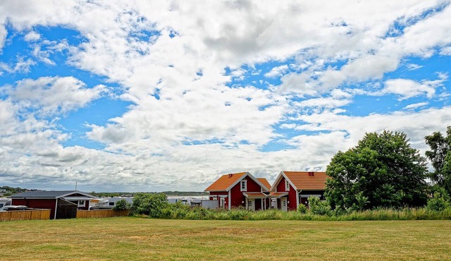 Amazing home in Varberg with heated swimming pool in Varberg