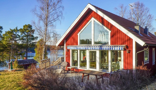 Amazing home in Väto with sauna