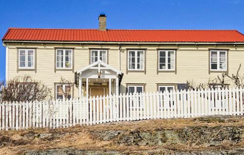 Amazing Home In Averøy With Wifi