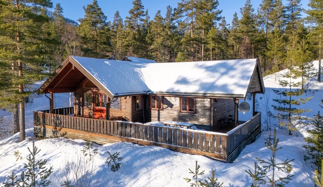 An ideal Norwegian holiday home for up to 6-8 people with a sauna and great views!