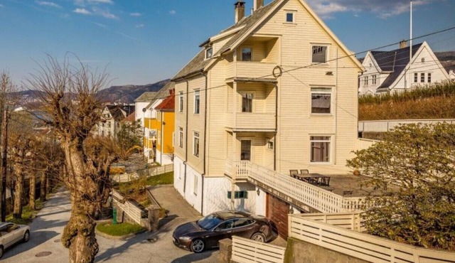 Apartment with sea and mountain view