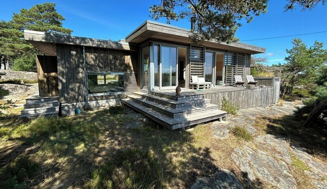 Architect-designed cabin at Holmetangen in Vesterøy
