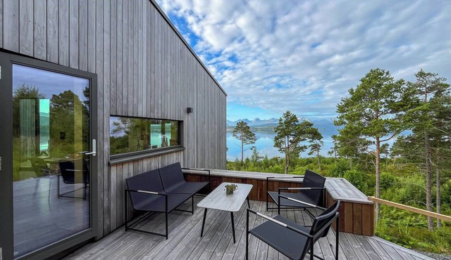 Architect-designed cabin with view in Molde in Skålå