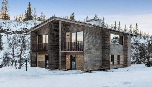 Architect designed mountain cabin at Kvitfjell