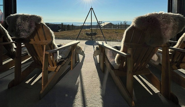 Architect mountain cabin at Lygna with views