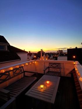 Asanzo Historic Attic-Traditional Norwegian Home & Warm Indian Hospitality