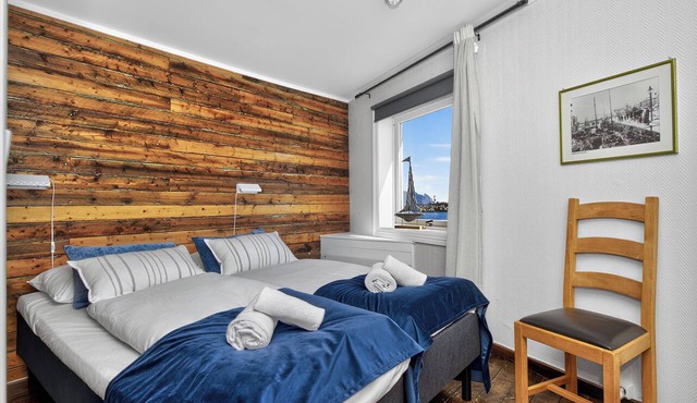 Astra Whale - Waterfront Boutique Hostel in Lofoten
