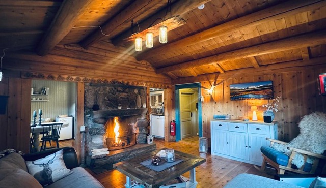 Atmospheric cabin by Lesjaskogsvatnet