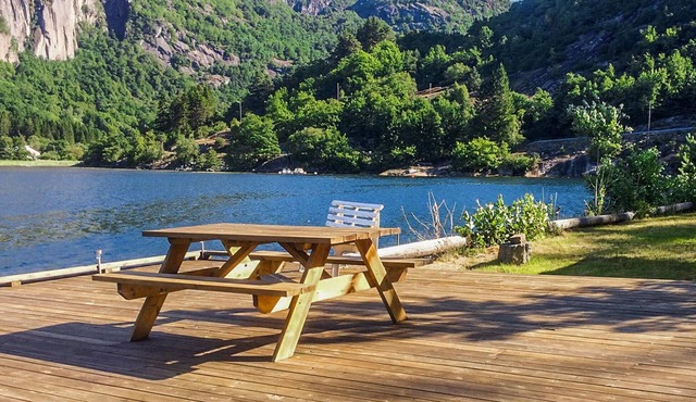 Awesome home in Farsund with WiFi