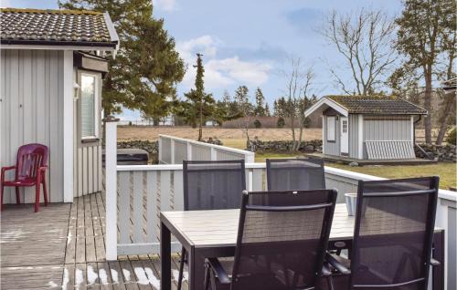 Awesome Home In Löttorp With Wifi