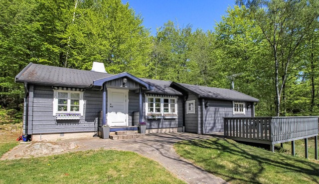 Awesome home in Munka-Ljungby with sauna