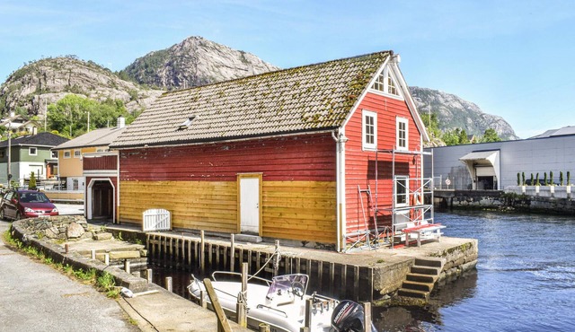 Awesome home in Sævareid with ethernet internet