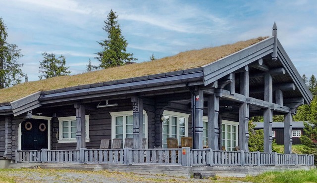 Awesome home in Sjusjøen with sauna
