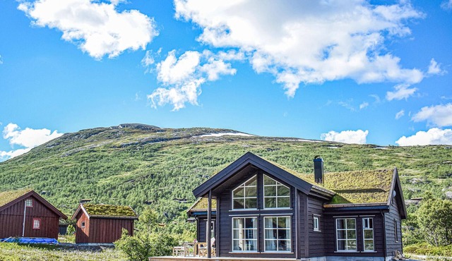 Awesome home in Vøringsfoss with WiFi