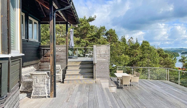 Awesome home in Førde i Hordaland with WiFi