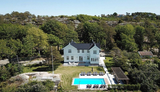 Baldershage with sea view and nature