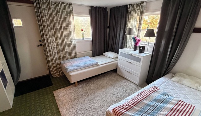 Bastu, jacuzzi, 90kvm hem, 10.000kvm lantgård, fiber internet, stort kök, BBQ