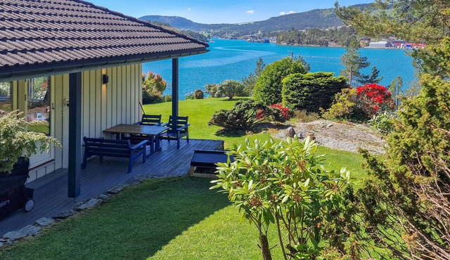 Beach front home in ølve with WiFi