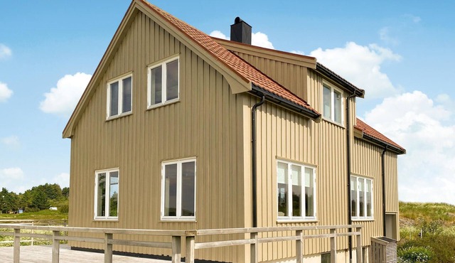 Beach front home in Smøla with kitchen