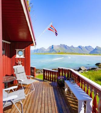 Beach side HeiaHytta in Fredvang in Flakstad