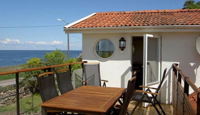 Beach villa with fantastic location by the sea in Löttorp