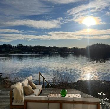 Beachfront Cabin With Sun Terraces On Helgøy