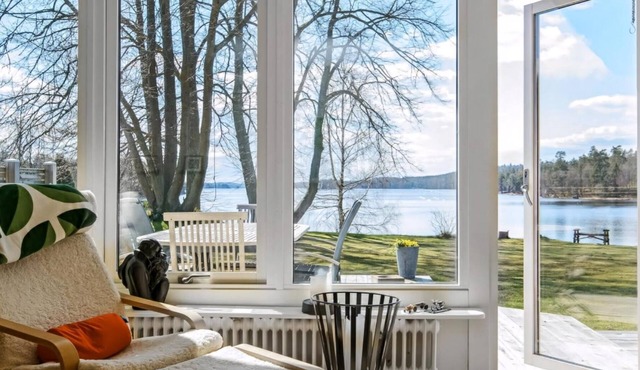 Beautiful holiday home by the lake Immeln!