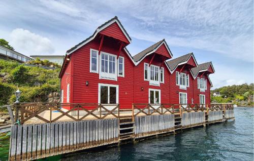 Beautiful Home In Lepsøy With Wifi
