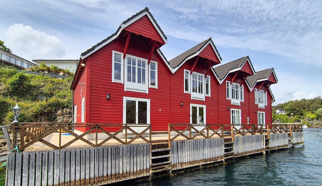 Beautiful home in Lepsøy with WiFi