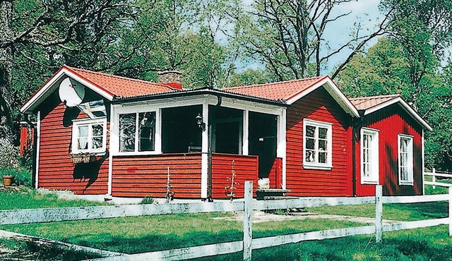Beautiful home in Ljungsarp with sauna