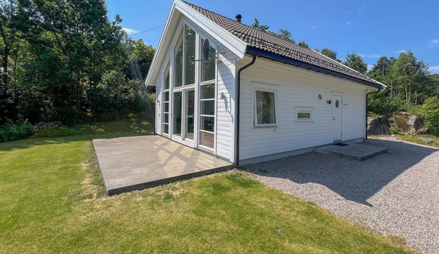 Beautiful home in Lyngdal with kitchen