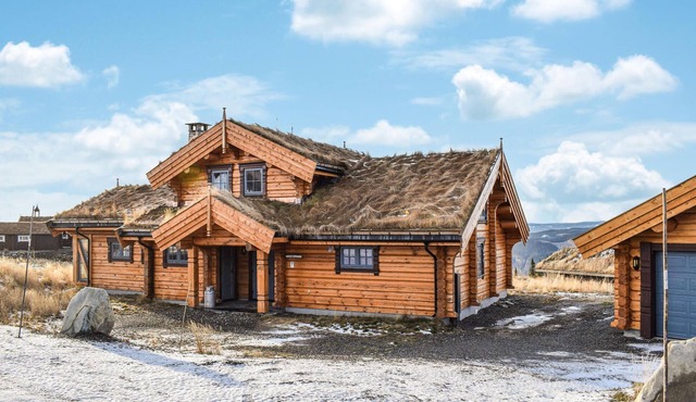 Beautiful home in øyer with sauna