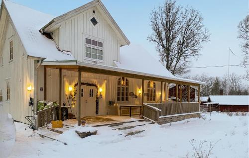 Beautiful Home In Rörvik With Sauna