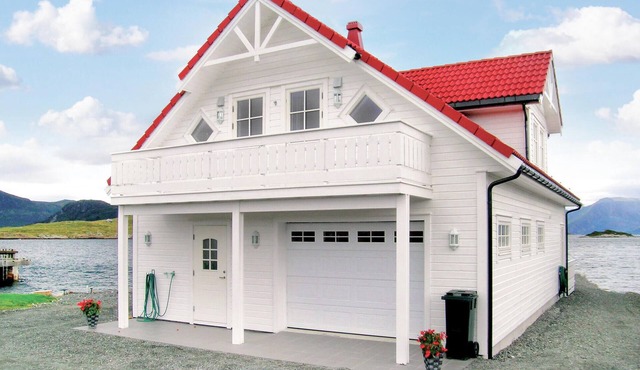 Beautiful home in Sandshamn with WiFi