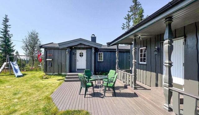 Beautiful home in Sjusjøen with sauna