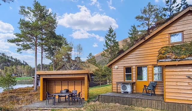 Beautiful home in Tjørhom with sauna